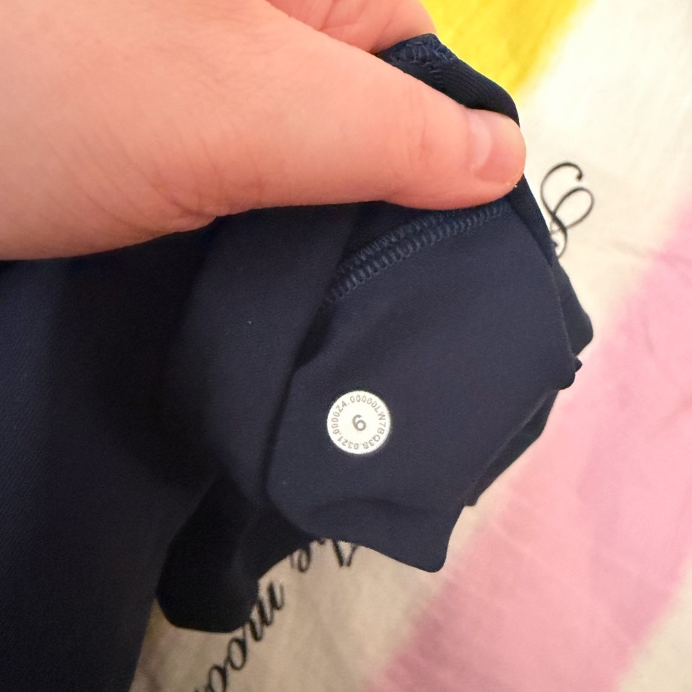 Lululemon Limited Edition Swift Speed High Rise Shorts 8 inches Size 6 Navy - Picture 11 of 12